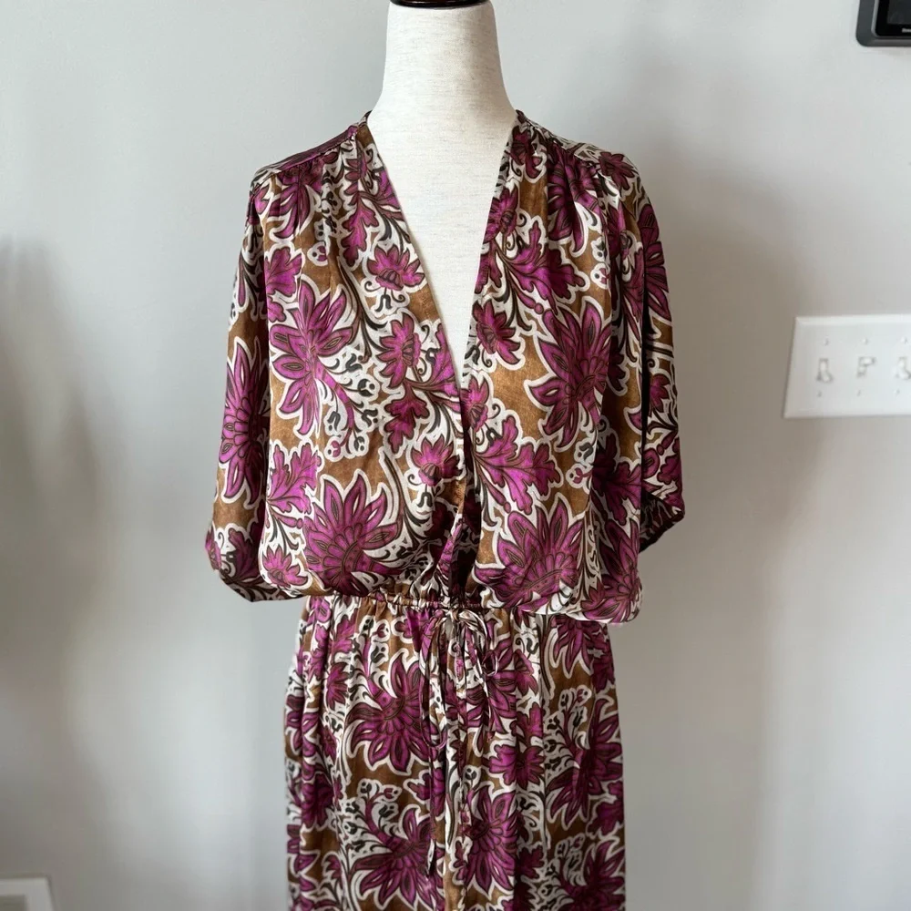 EVEREVE Tropical Floral Satin-Like Light Weight Robe - Size M/L
